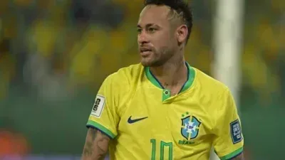 Álbum da Copa é lançado sem Neymar e movimenta torcida brasileira
